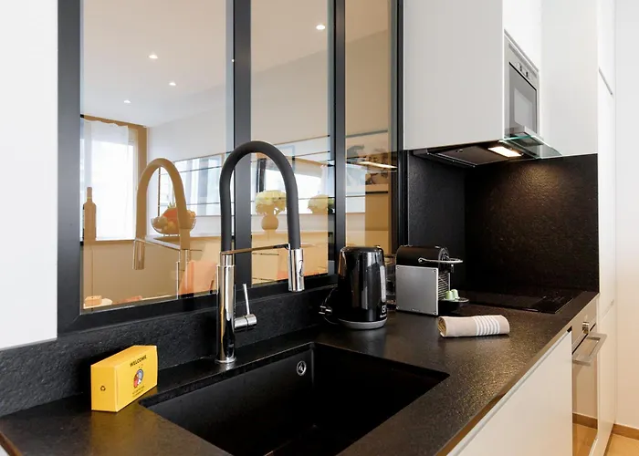 My Ty Croisette Martinez Yourhosthelper